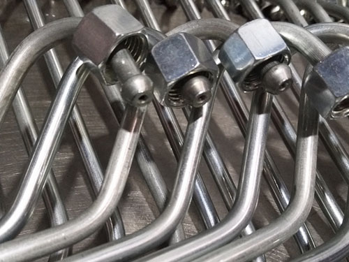 發(fā)動(dòng)機(jī)高壓油管